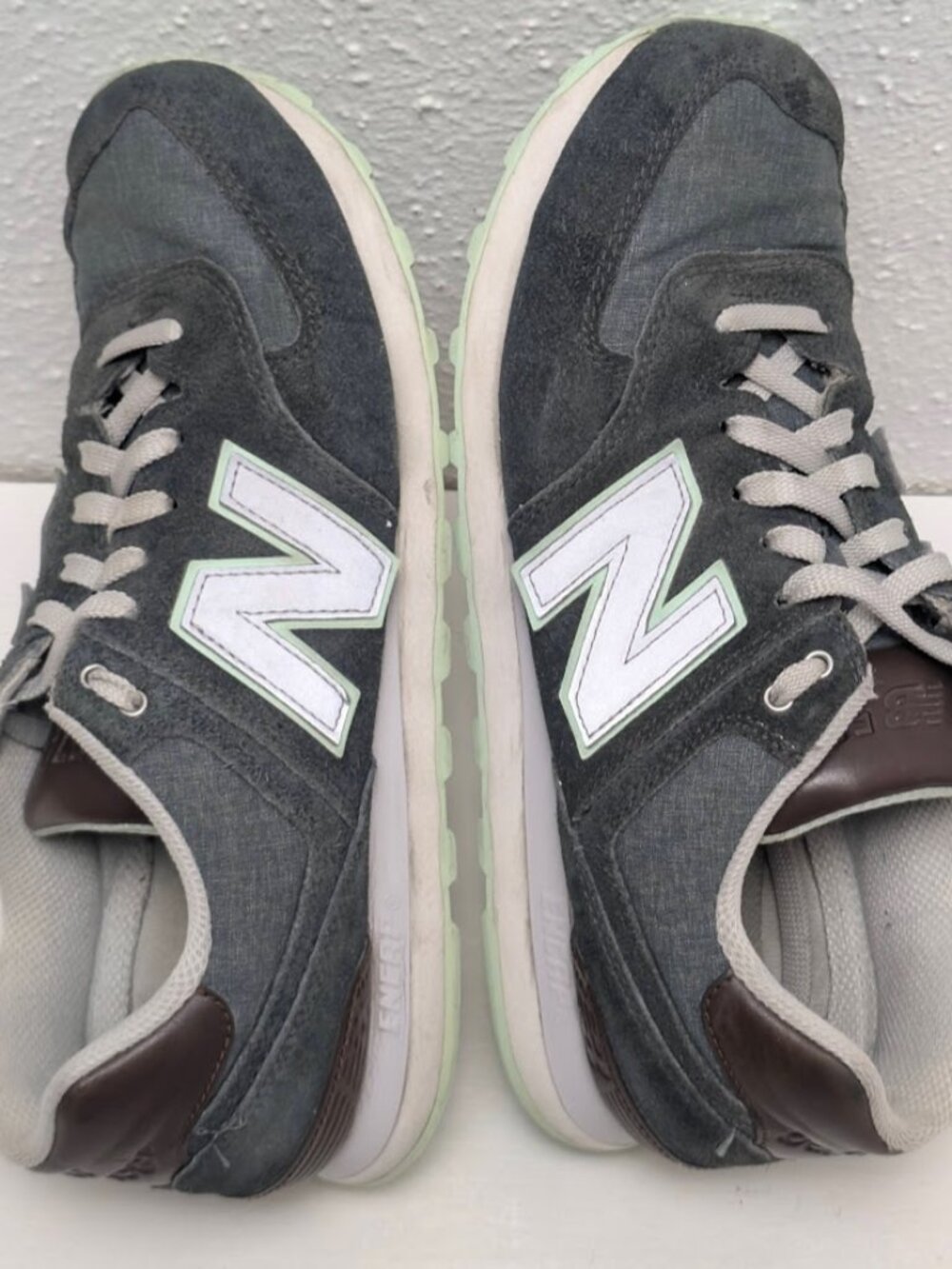 New Balance 574 Shoes Womens Size 10 Gray Suede Leather Retro WL574BEA